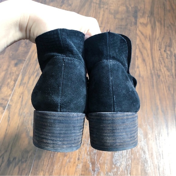 Seychelles • Score Suede V Ankle Booties black leather almond toe low block heel - Picture 9 of 11